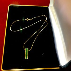 Stunning Diamond & Emerald Yellow Gold Necklace